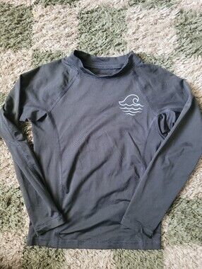 art class Boy's Charcoal Long-Sleeve Swim Rash Guard with Wave Logo